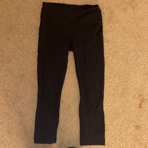 3/4 lulu lemon leggings with pockets